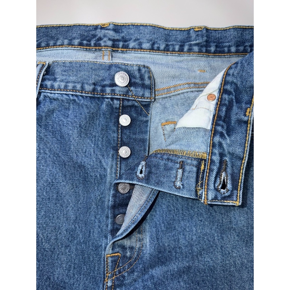 Levis 501 Original Fit Jeans Mens 38x32 Blue Button Fly 00501-0193